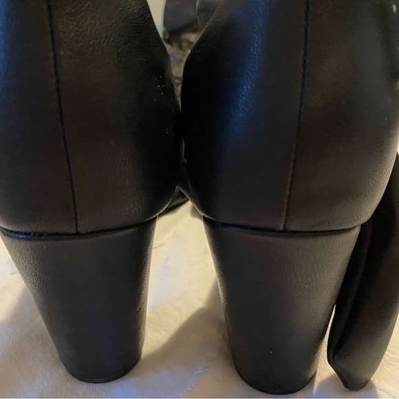 Black Picadilly heels - Picture 2 of 3